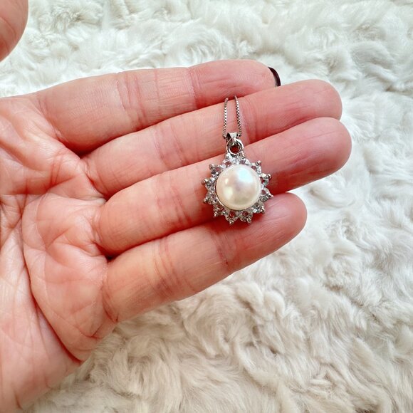 White Pearl Pendant on Silver Chain Necklace - Picture 3 of 6
